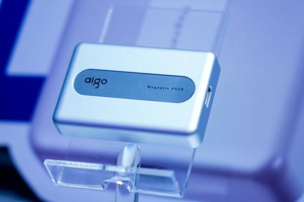 重新定义苹果外接存储 aigo PL系列登陆ChinaJoy现场首发 