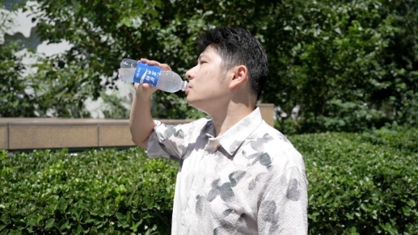 别等渴了再喝！三伏天科学补水记住“三合一”原则 