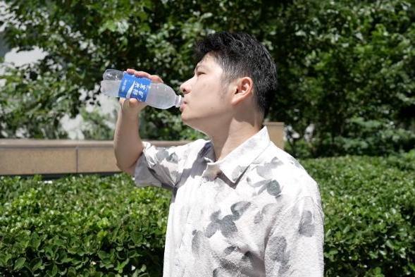 别等渴了再喝！三伏天科学补水记住“三合一”原则 