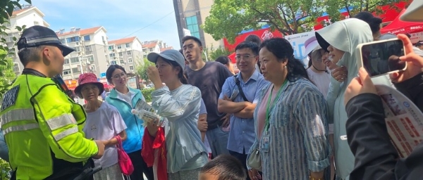 交通安全宣传融入志愿服务场景 九号电动车联合安徽合肥交警开展公益活动 