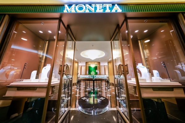MONETA品牌大使张柏芝，为MONETA北京国贸商城精品店20年焕新庆祝揭幕 