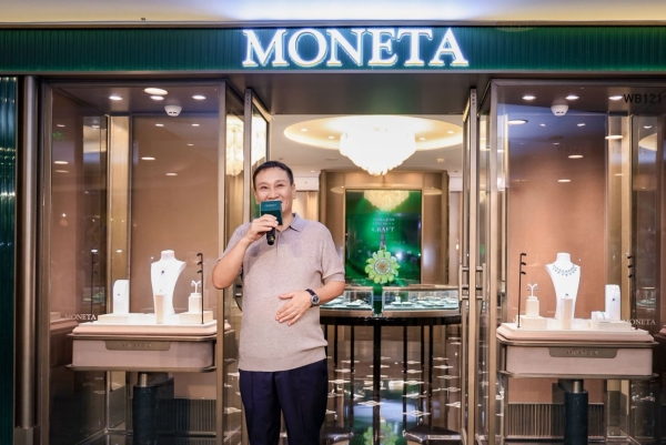 MONETA品牌大使张柏芝，为MONETA北京国贸商城精品店20年焕新庆祝揭幕 