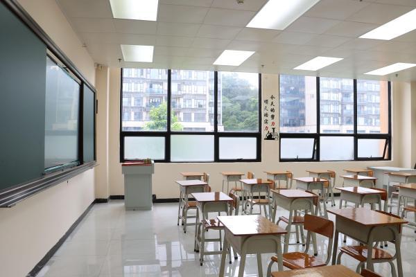 从基础到冲刺，华兴教育重塑学子高考未来 