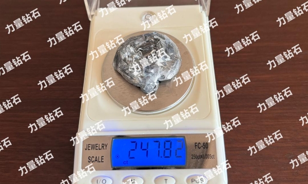 247克拉！力量钻石再破世界纪录，树立世界培育钻石新标杆 