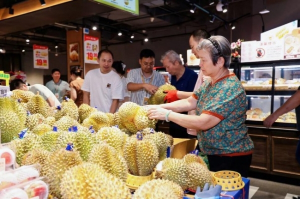 华润万家开启718司庆盛典：42年同行，感恩每一份信任 
