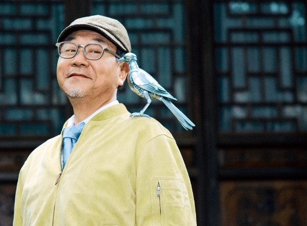 雷鸟李宏伟荣膺“2026 年度 AI 人物”：AI 眼镜创造的社会价值将是智能手机的十倍 
