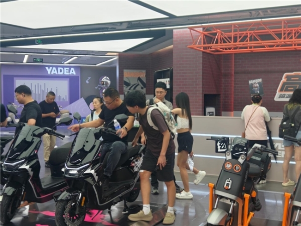 绳匠争相入手！雅迪绝区零联动款开售即掀起抢购热潮 