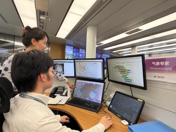 台风“巴威”来袭，东航全力做好各项应对工作