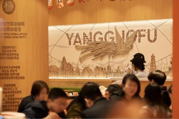 容品牌助力门店降本增效：从爆店打造到规模化复制