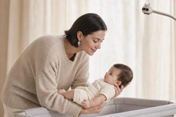 婴儿床什么牌子好？Mybaby婴儿床用科技让爱达成共识 