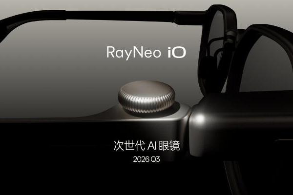 智能眼镜闯时尚圈这么多年，终于有一副不用靠联名了 