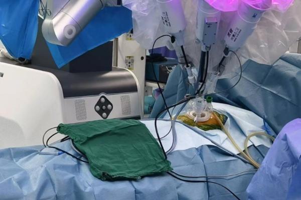上海儿童医学中心完成蛇形臂单孔机器人辅助下低龄患儿纵隔肿物微创手术 