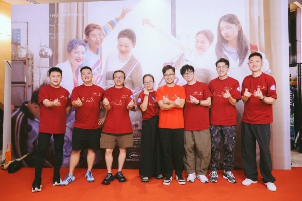 电影《60/70》广州见面会温情落幕银发力量绽放别样光彩 
