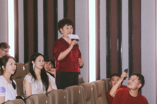 电影《60/70》广州见面会温情落幕银发力量绽放别样光彩 