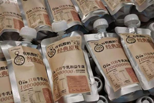 “酸奶炒冰”热卖近百万杯，茉酸奶的冰品新物种来了 