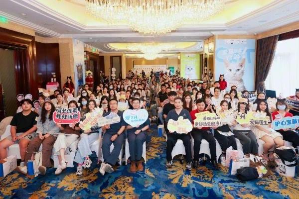新瑞鹏兽医师参加2026年世界猫科大会，赴英研修圆满收官 