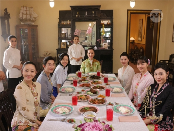 《小娘惹之翡翠山》腾讯视频热播 三角恋虐心升级南洋宅斗大戏拉开帷幕