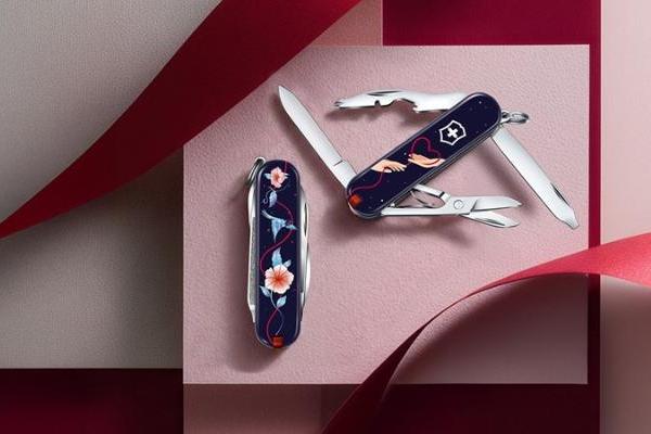 VICTORINOX 维氏 2026 逍遥派七夕限定版瑞士军刀浪漫上市——凝萃瑞士匠心，赴约月书赤绳 
