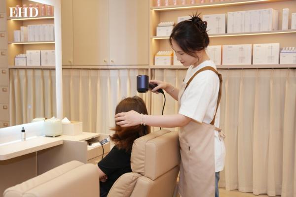不卷流量重服务，EHD杭州首店深耕分型防脱护理 