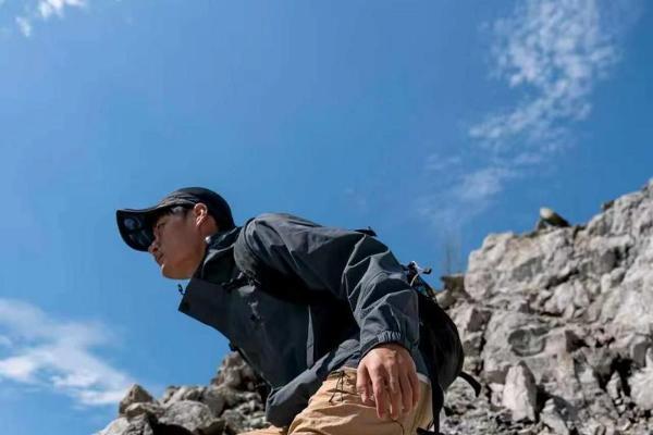 万亿户外赛道进入存量调整期，供应链重资产化成行业演进方向 