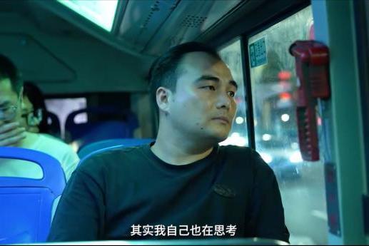 一张饭桌上的无限可能：97年夫妻的七国出海逆袭路 