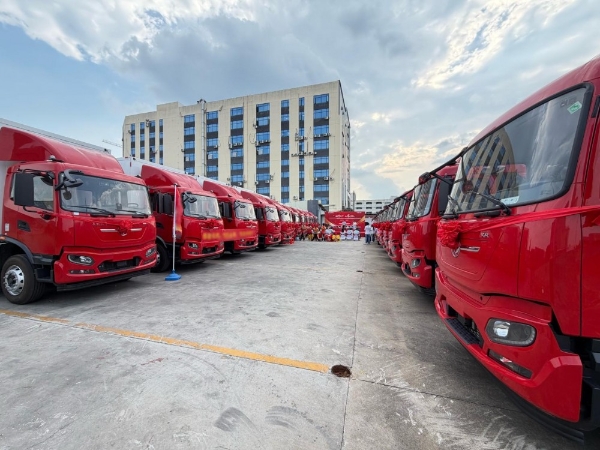 百台新能源车辆战略合作落地，东风商用车助力跨境电商物流绿色升级 
