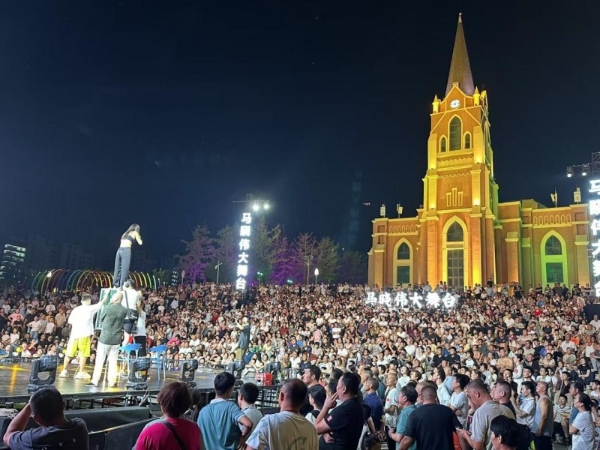 快手百城笑星计划：“搞笑 + 情感” 开辟银发视频新赛道 