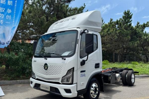低耗更高效 安全更可靠 140度大电量欧马可智蓝ES1纯电轻卡怀挡新品亮相 