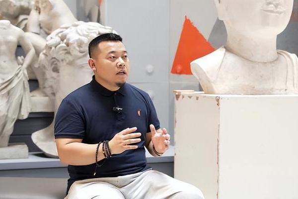 《当AI遇见中国美术学院： 姜超哲 导师 开启“探索AI”新时代》 