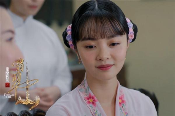 黄暄婷《小娘惹之翡翠山》热播 把爱情当棋局张家当猎场的“灾星”恶女 