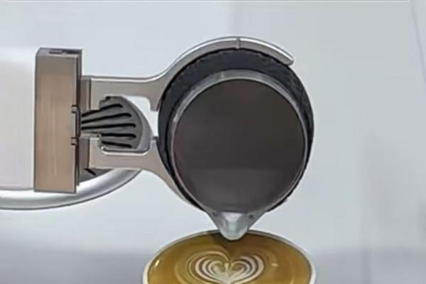 全球第一的“全能冠军”机器人咖啡馆COFE+正式入驻马国槟城机场 