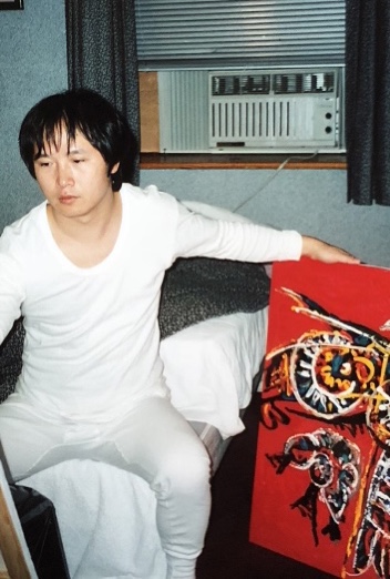 王少飞世博纪念邮卡公开：一幅“消失”的壁画留下“文化考古”悬念 ——专访国际当代艺术家王少飞 