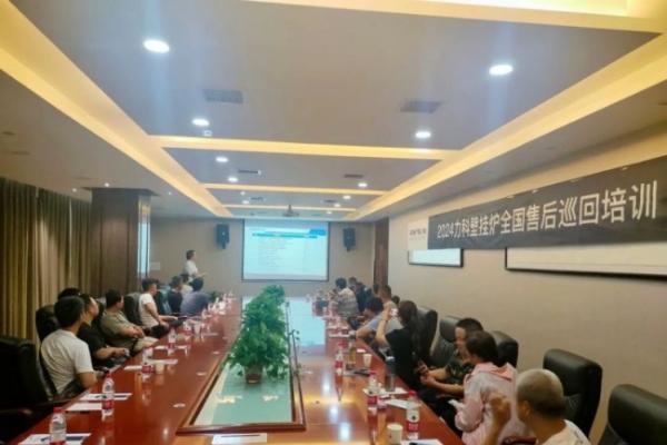 8年质保+全国多点服务网络，力科壁挂炉打造全周期无忧售后体系