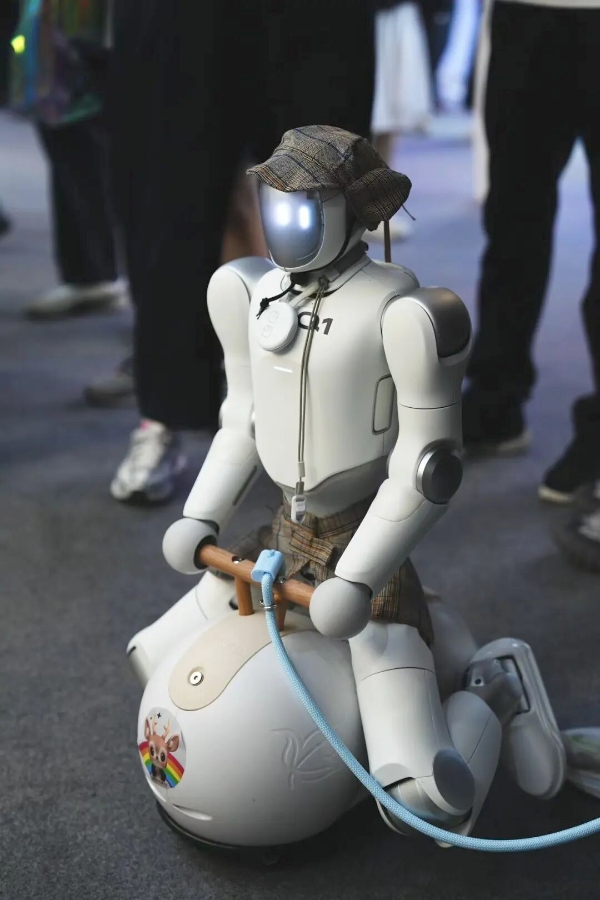 上纬新材旗下启元机器人将亮相2026ChinaJoy，零代码DIY抢先体验 