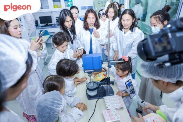 贝亲和你「桃」气一夏！6组家庭共赴夏日成长之约 