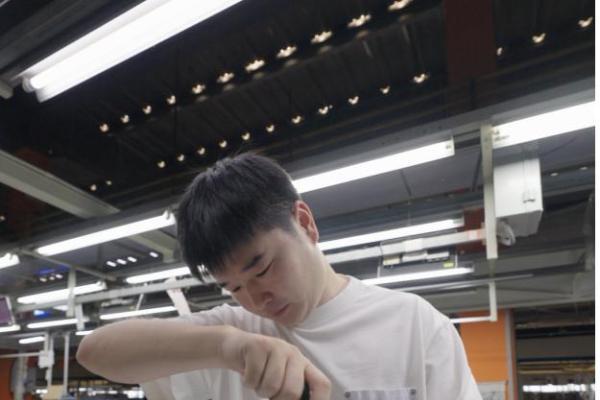 火星人“少帅”黄则诚：行业下行周期的逆势扛旗者 