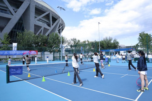 公益体彩赋能体教融合 五百学子钻石球场“零距离”对话世界球星 