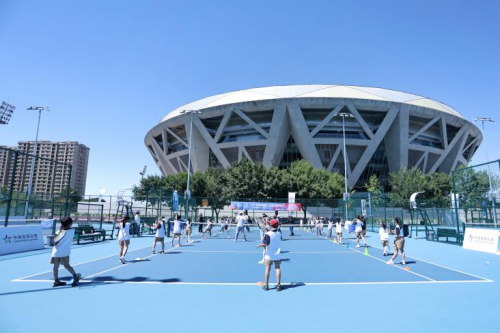 公益体彩赋能体教融合 五百学子钻石球场“零距离”对话世界球星 