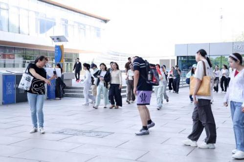 公益体彩赋能体教融合 五百学子钻石球场“零距离”对话世界球星 