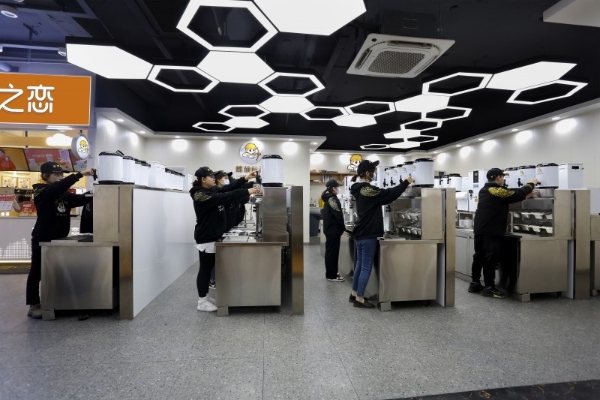 蝶硕蜜城之恋：12年国民品牌，正在重构茶饮加盟逻辑 