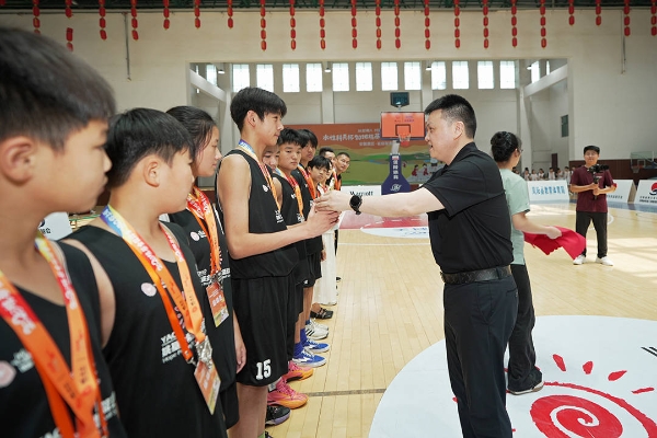 以体育人筑成长，以净守护向未来：水性科天“无醛爱心书架”公益项目正式启航  