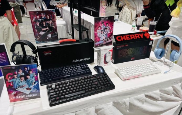 CHERRY闪现幻樱嘉年华，破次元外设体验圈粉年轻人 