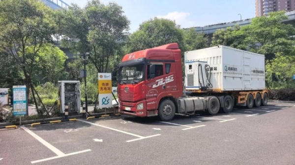 不用建站，1天投运！移动送电车让工地随时随地用上绿电 