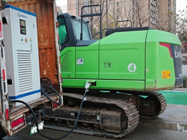 不用建站，1天投运！移动送电车让工地随时随地用上绿电 