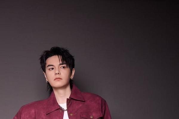 李巍生日发布全新单曲《有爱就足够》：以温柔之声呼唤世间善意 