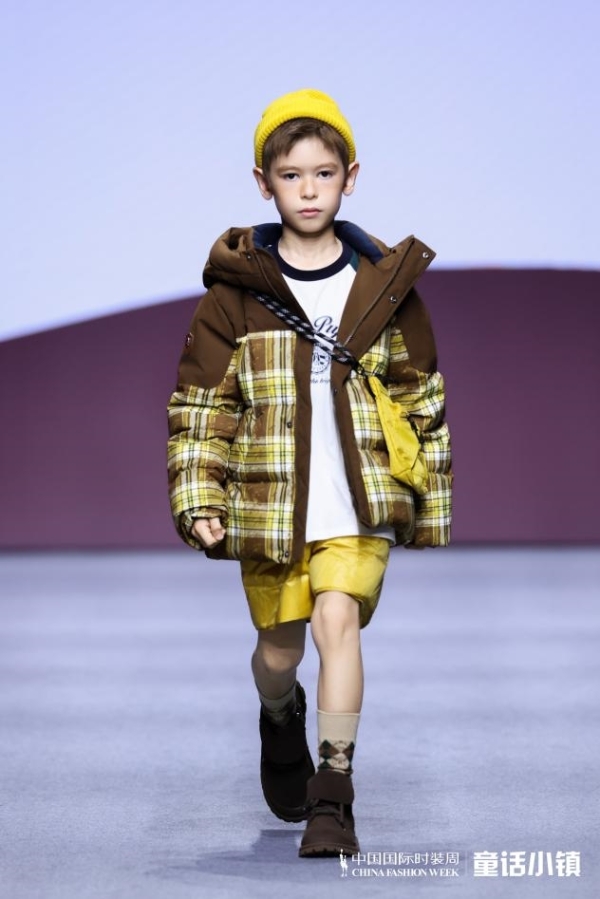 Hush Puppies Kids亮相中国国际时装周 以童真笔触绘就秋冬漫游诗篇 