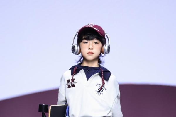 Hush Puppies Kids亮相中国国际时装周 以童真笔触绘就秋冬漫游诗篇 