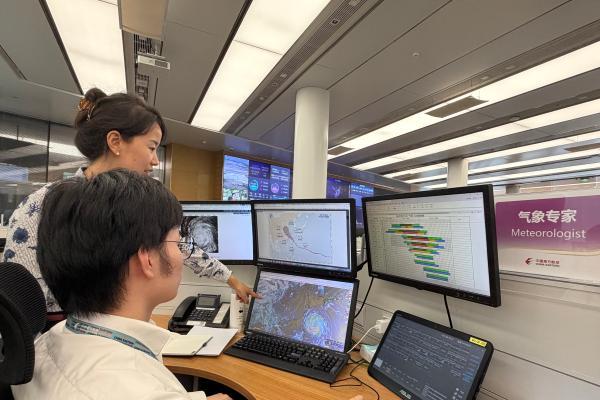 台风“巴威”来袭，东航全力做好各项应对工作
