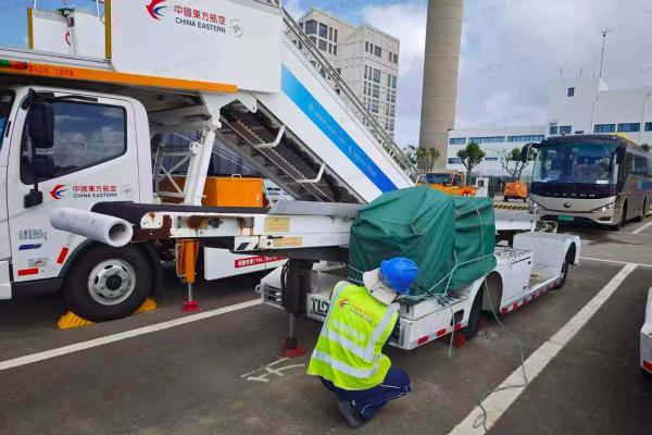 台风“巴威”来袭，东航全力做好各项应对工作