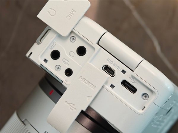 轻巧高颜值的随身拍照神器 佳能EOS R50 V上手体验 